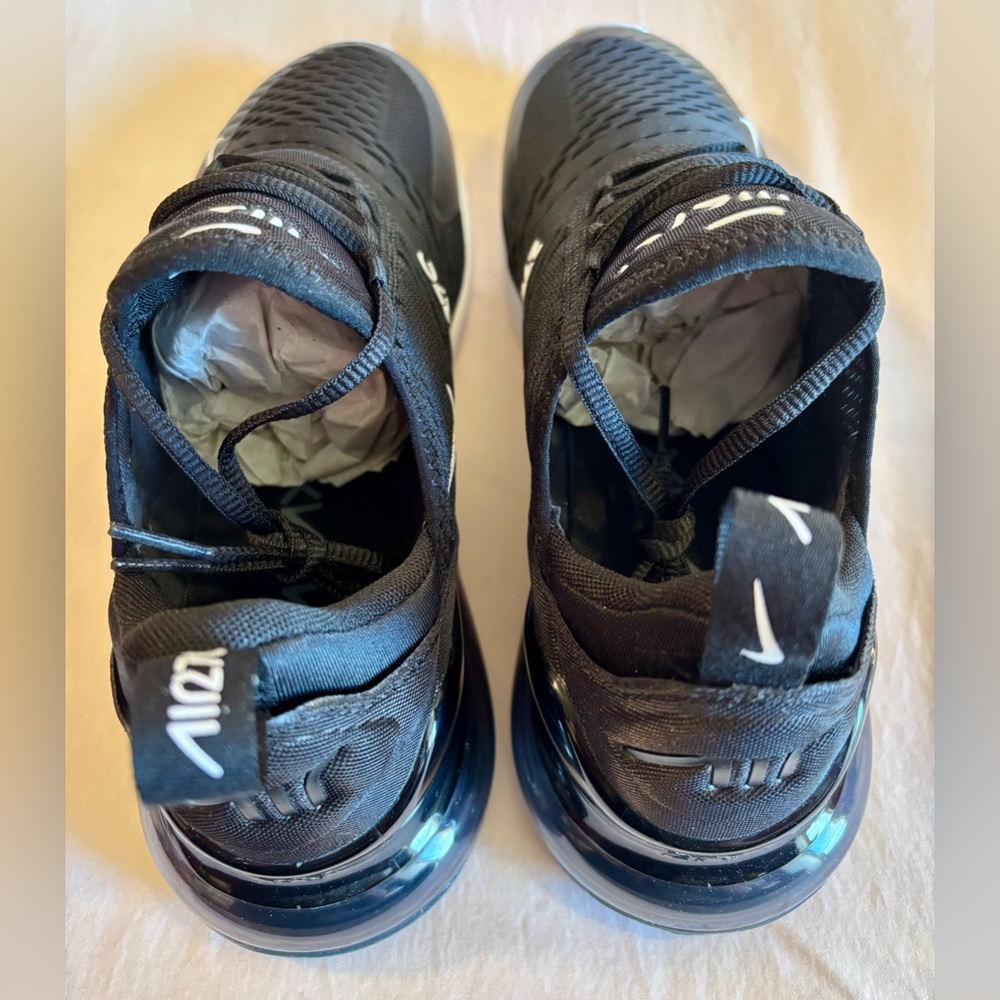 Nike Air Max 270 in Black and White - Picture 3 of 9
